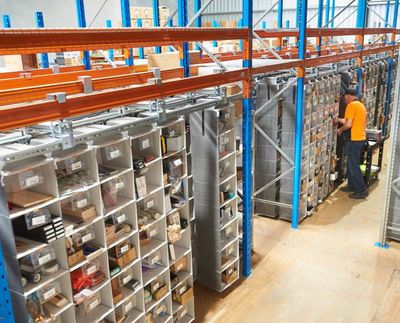 Varastointijärjestelmä Storeganizer ja kuormalavahylly