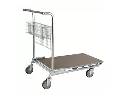Myymälävaunu lavalla ja verkkokorilla Myymälävaunu lavalla ja verkkokorilla