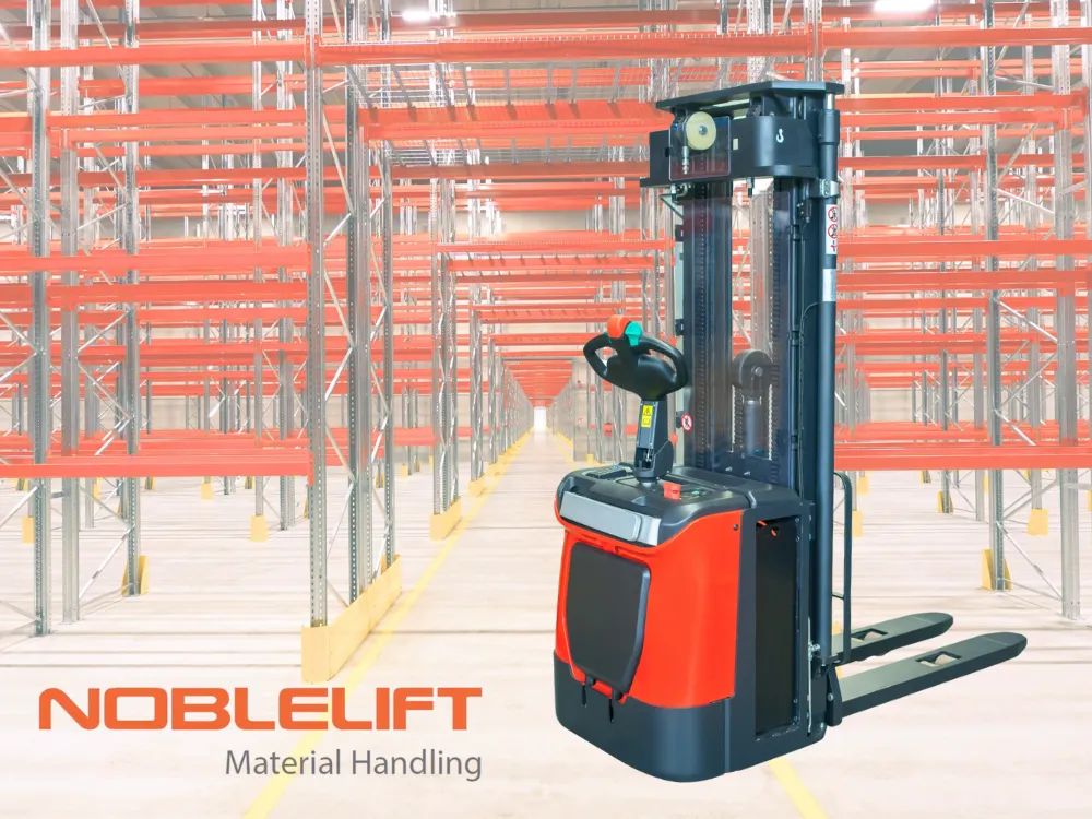 Pinoamisvaunut tavaroiden siirtelyyn, nostamiseen ja laskemiseen.