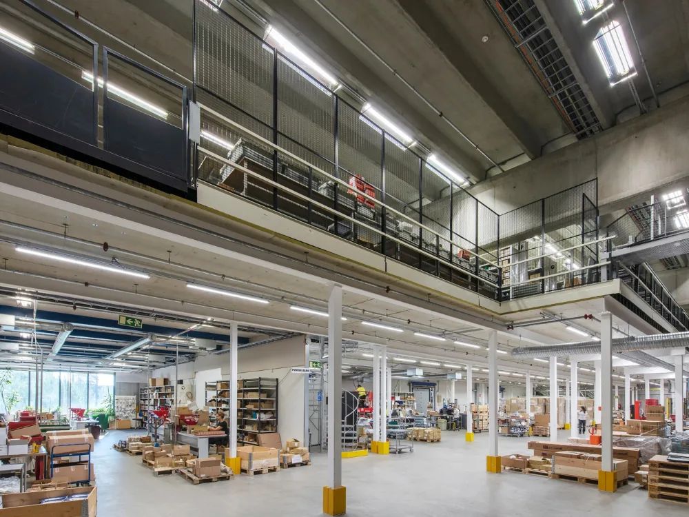 Würth Elektronikin välitaso varastossa